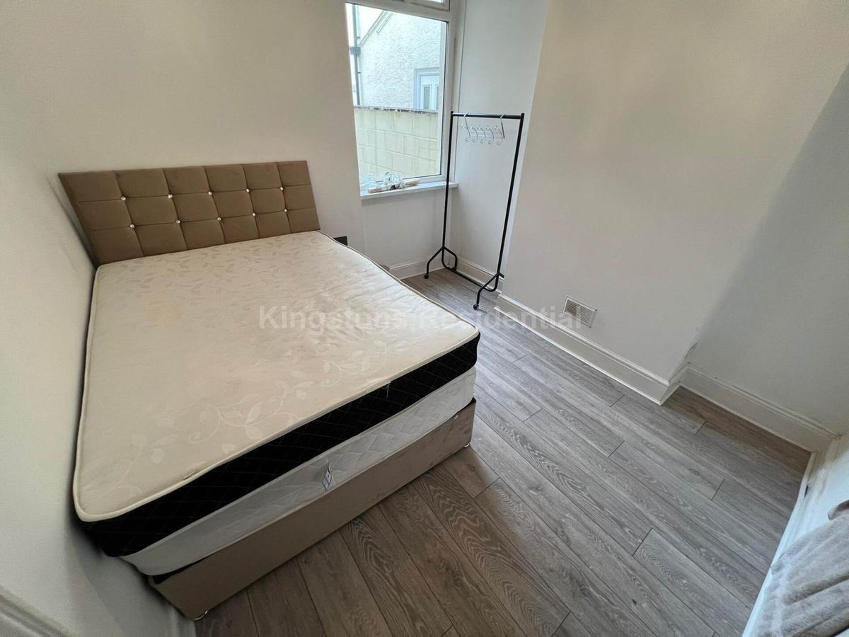 4 bedroom house on Allensbank Road Heath, Heath, Cardiff