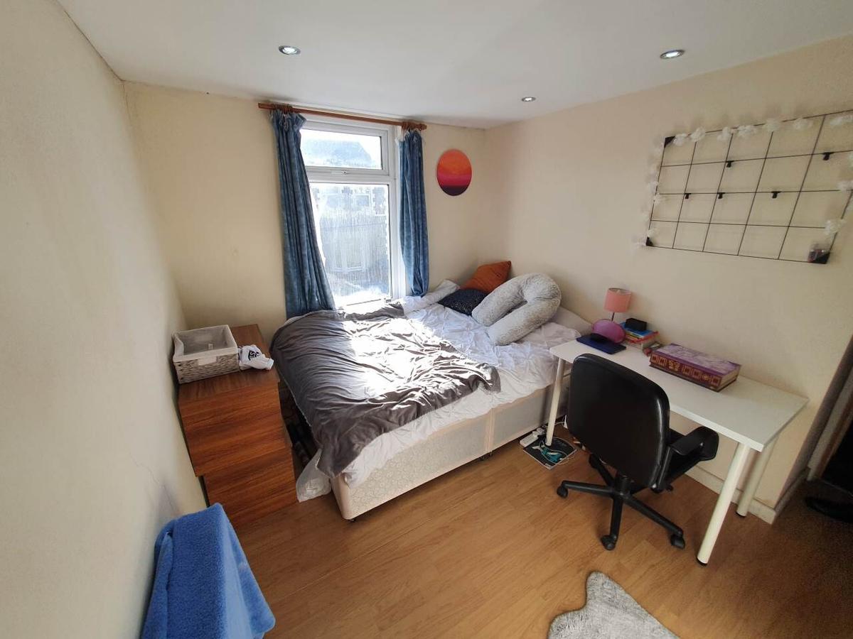 6 bedroom house for rent Wyeverne Road, Cardiff, CF24 4BH UniHomes