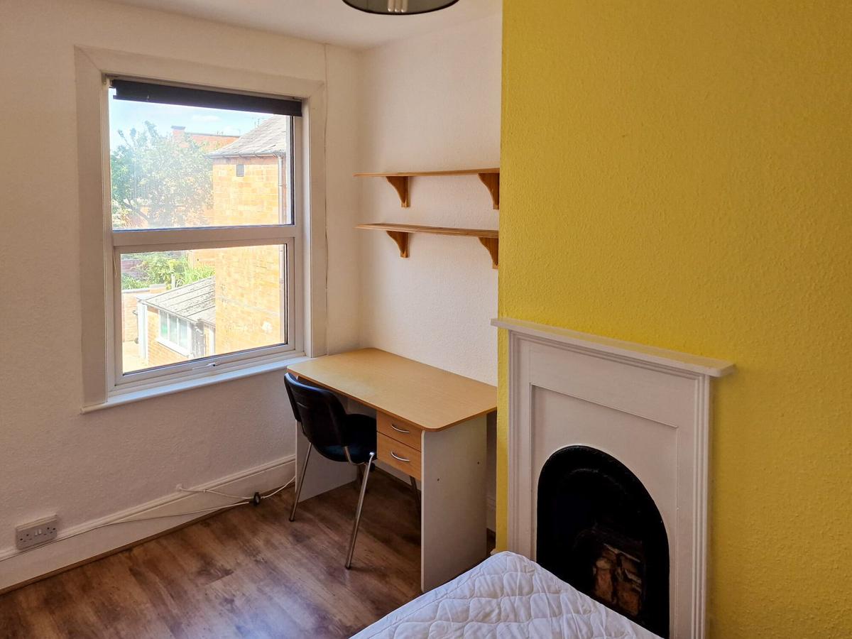 5 bedroom house for rent Clarendon Park Road, Leicester, LE2 3AN UniHomes