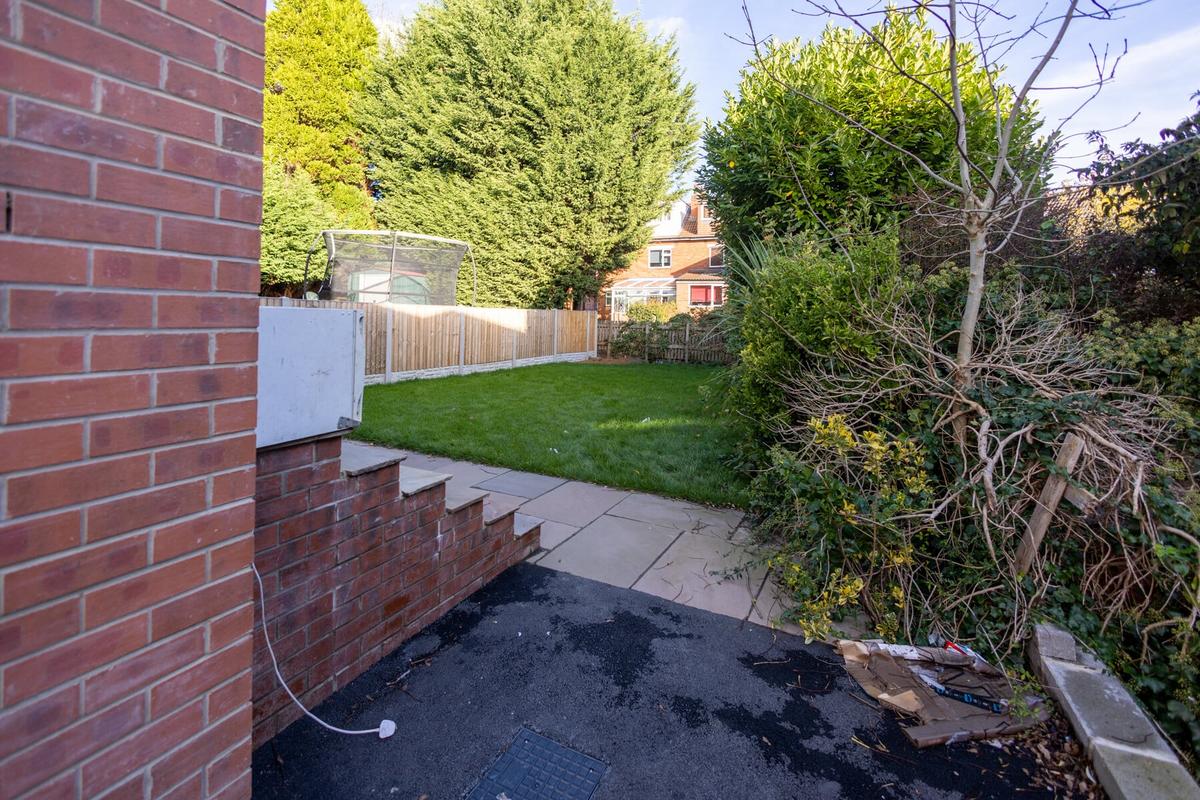 5 bedroom house for rent Ash Crescent, Leeds, LS6 3LE UniHomes