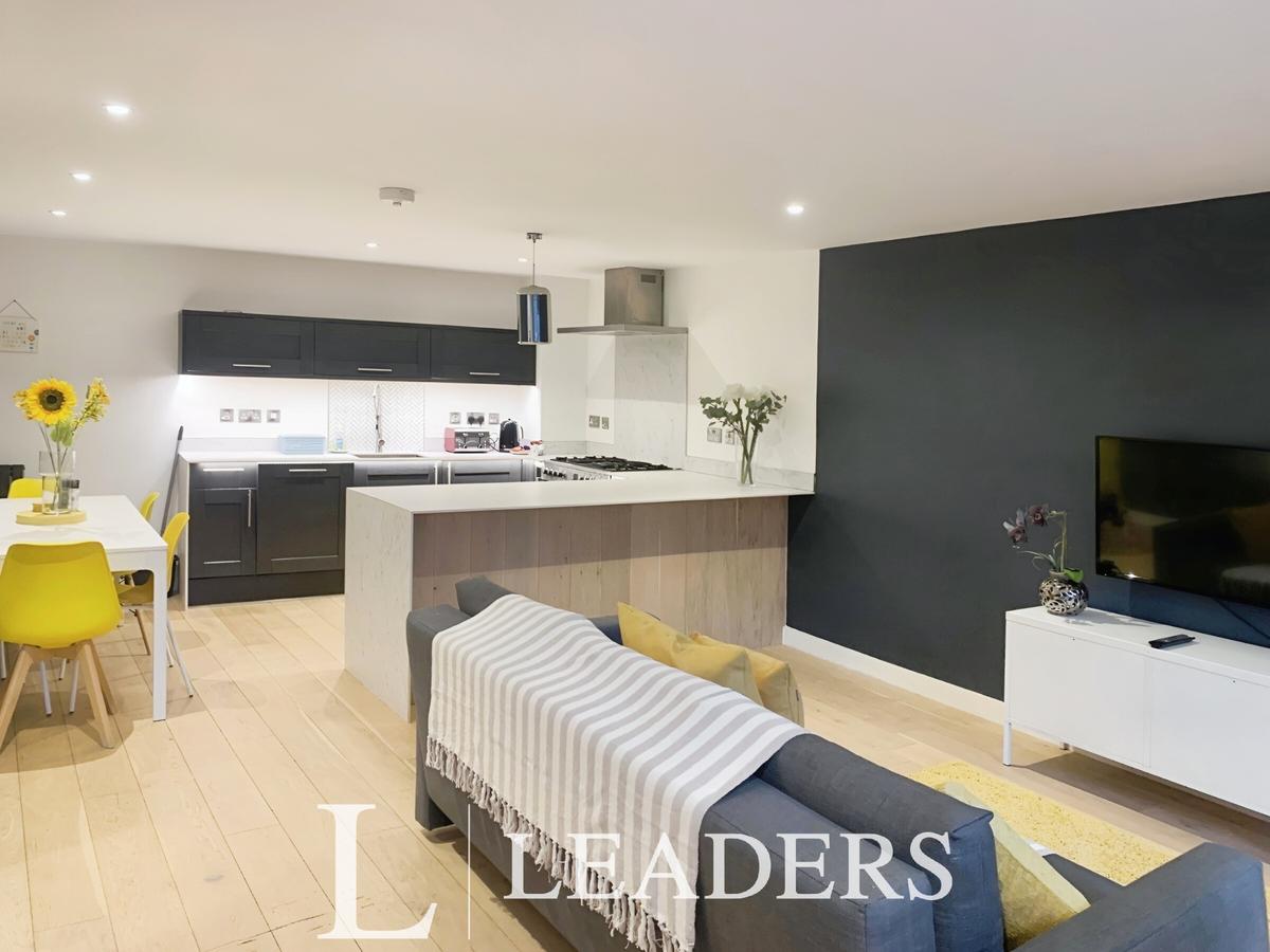 2 bedroom house on Brighton Square, City Centre, Brighton