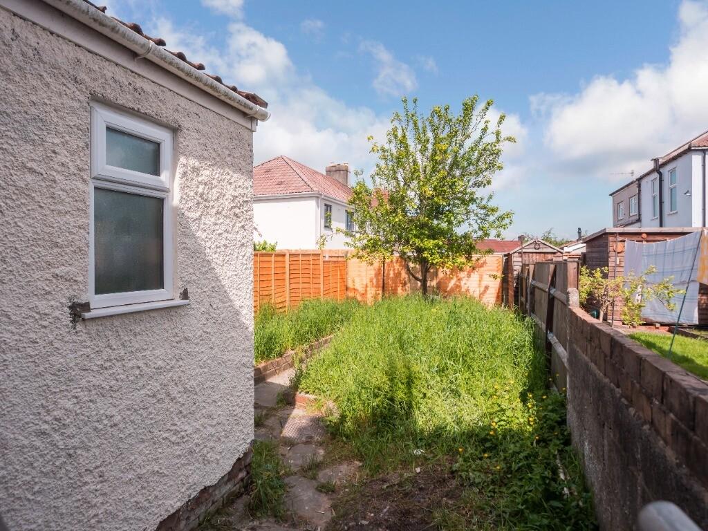 4 bedroom house for rent Southmead Road Southmead, Bristol, BS10 5DX