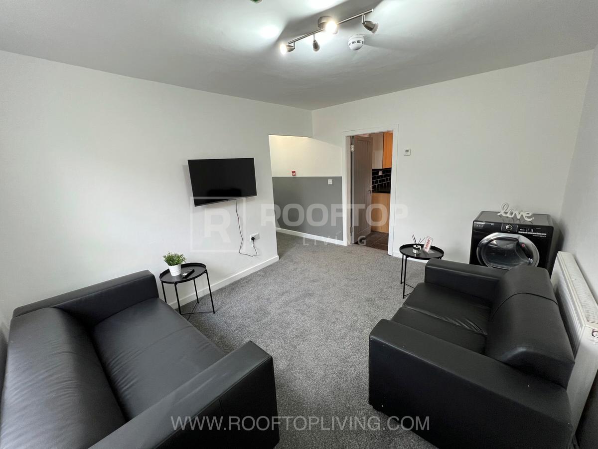 4 bedroom house for rent Woodhouse Lane, Leeds, LS2 9DX UniHomes