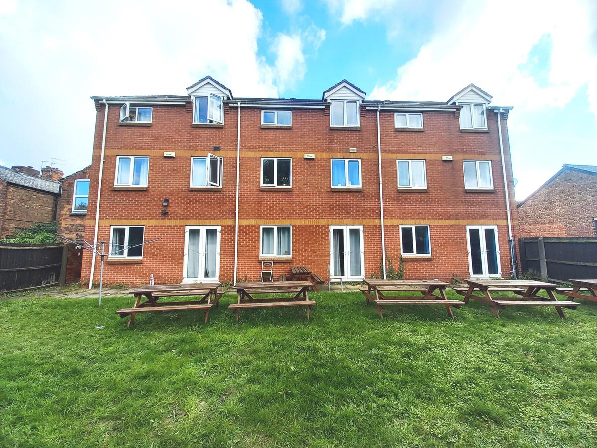 8 bedroom house for rent Montpelier Road Nottingham, NG7 2JX UniHomes