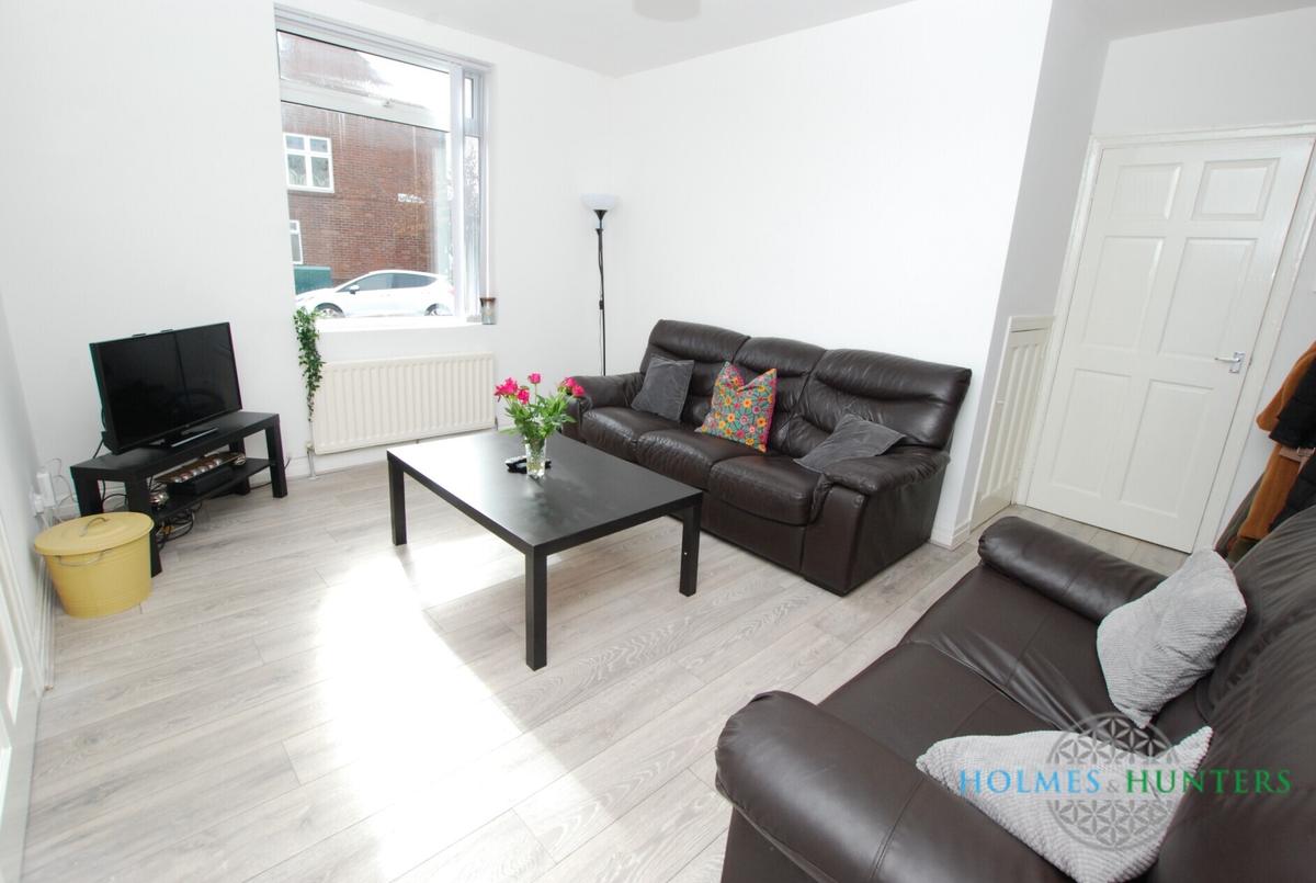 3 bedroom apartment for rent Sackville Road, Newcastle, NE6 5SY UniHomes