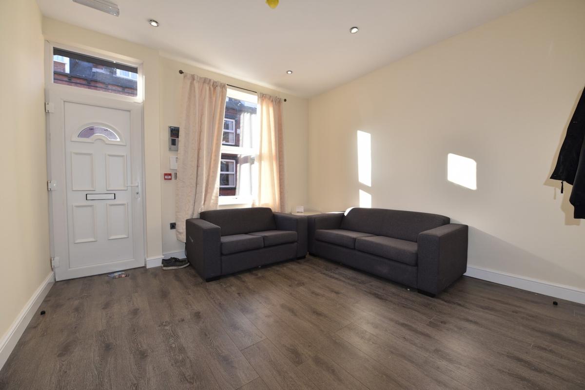 2 bedroom house for rent Welton Place, Leeds, LS6 1EW UniHomes
