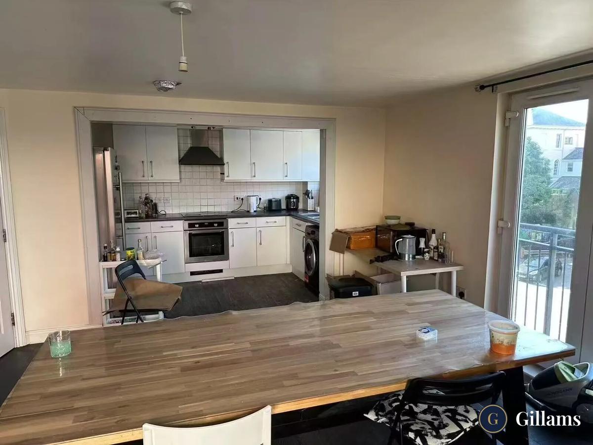 3 bedroom apartment on New North Road, City Centre, Exeter