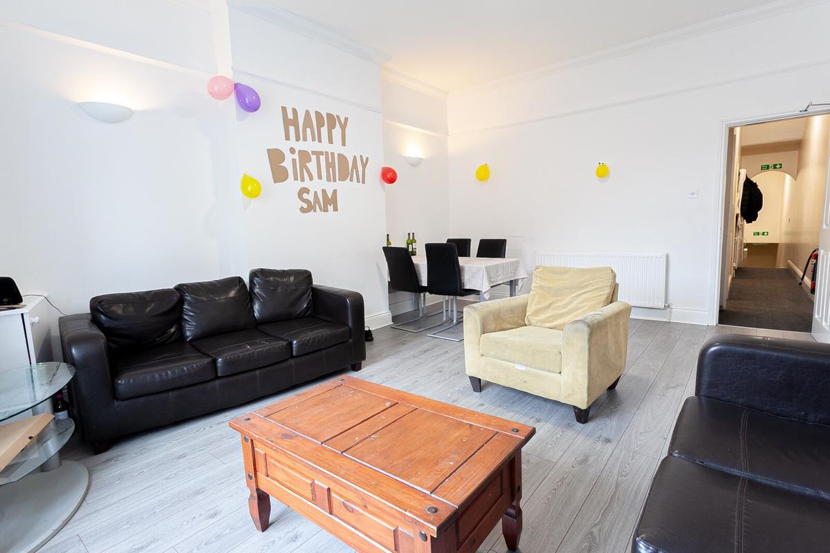 4 bedroom apartment for rent Wilmslow Road, Manchester, M14 6NW UniHomes