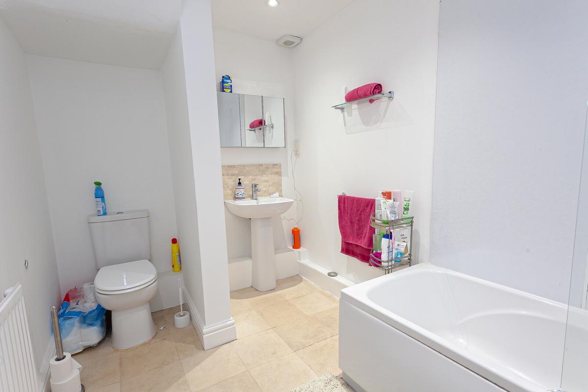 4 bedroom apartment for rent Wilmslow Road, Manchester, M14 6NW UniHomes