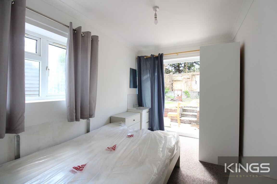 6 bedroom house for rent Cambridge Road, Southampton, SO14 6RB UniHomes