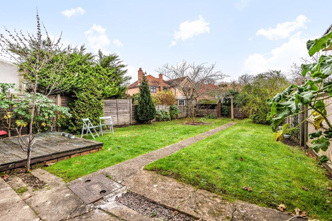 4 bedroom house for rent Worplesdon Road, Surrey, GU2 9RW UniHomes