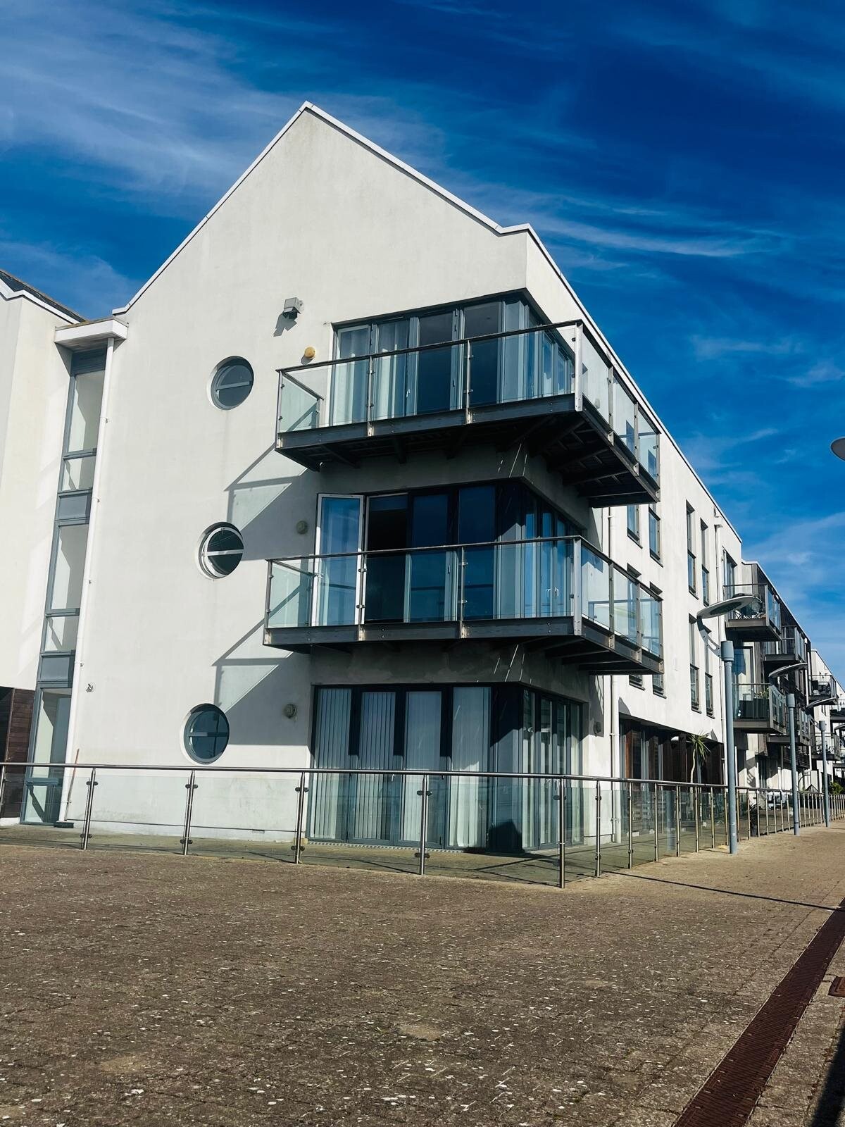 1 bedroom apartment on Waterside Marina, Wivenhoe, Colchester