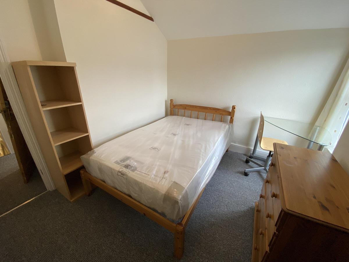 5 bedroom house for rent Llanishen Street, Cardiff, CF14 3QB UniHomes