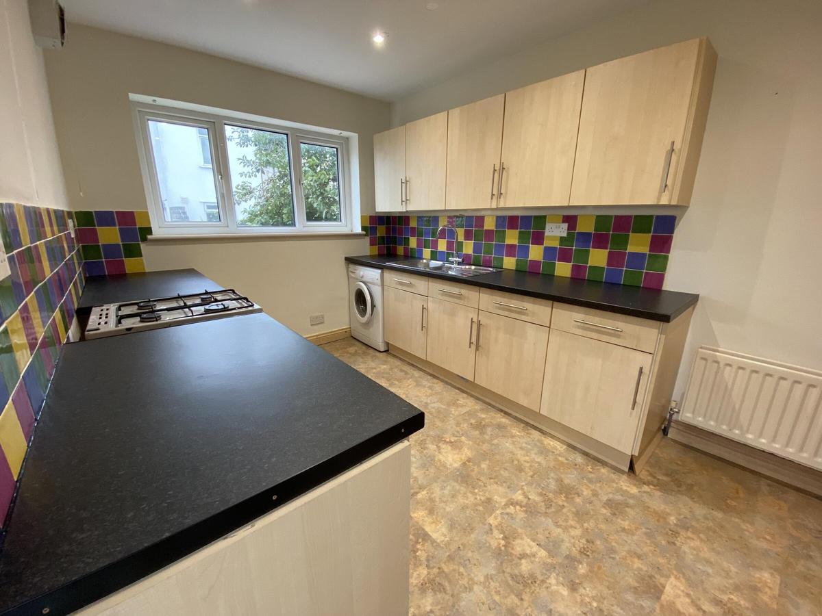 5 bedroom house for rent Llanishen Street, Cardiff, CF14 3QB UniHomes