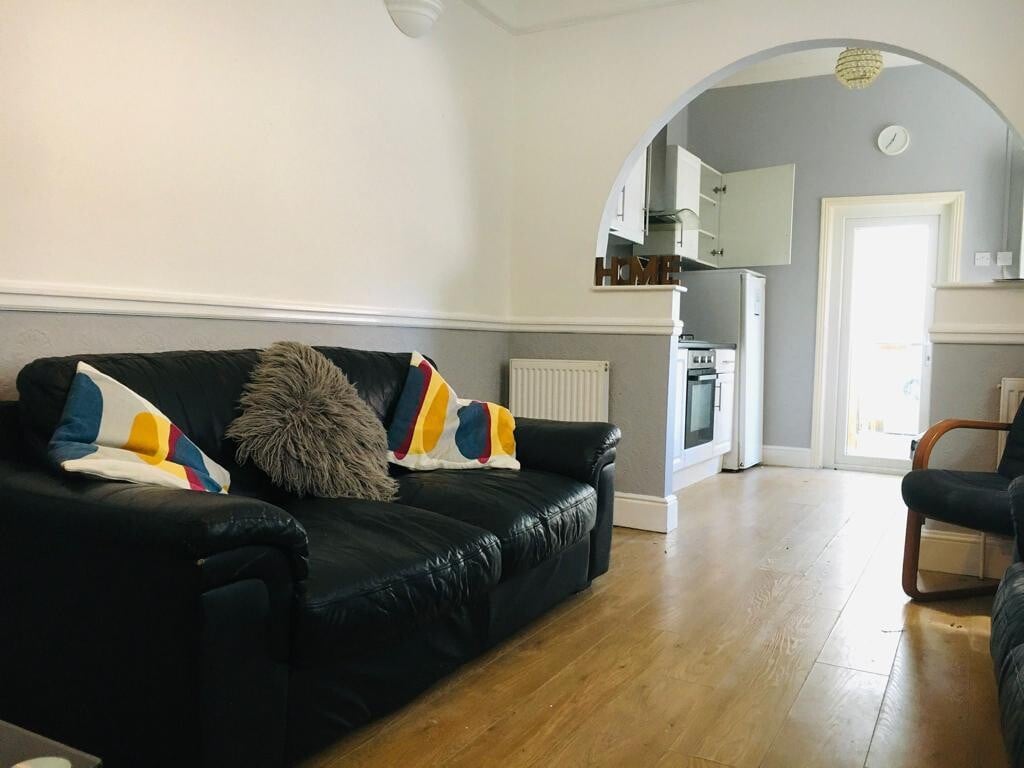 5 bedroom house for rent Chetwynd Road Portsmouth, PO4 0LZ UniHomes