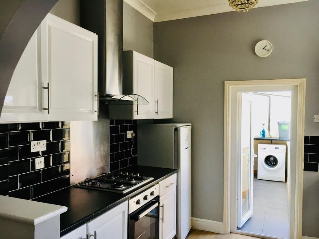 5 bedroom house for rent Chetwynd Road Portsmouth, PO4 0LZ UniHomes