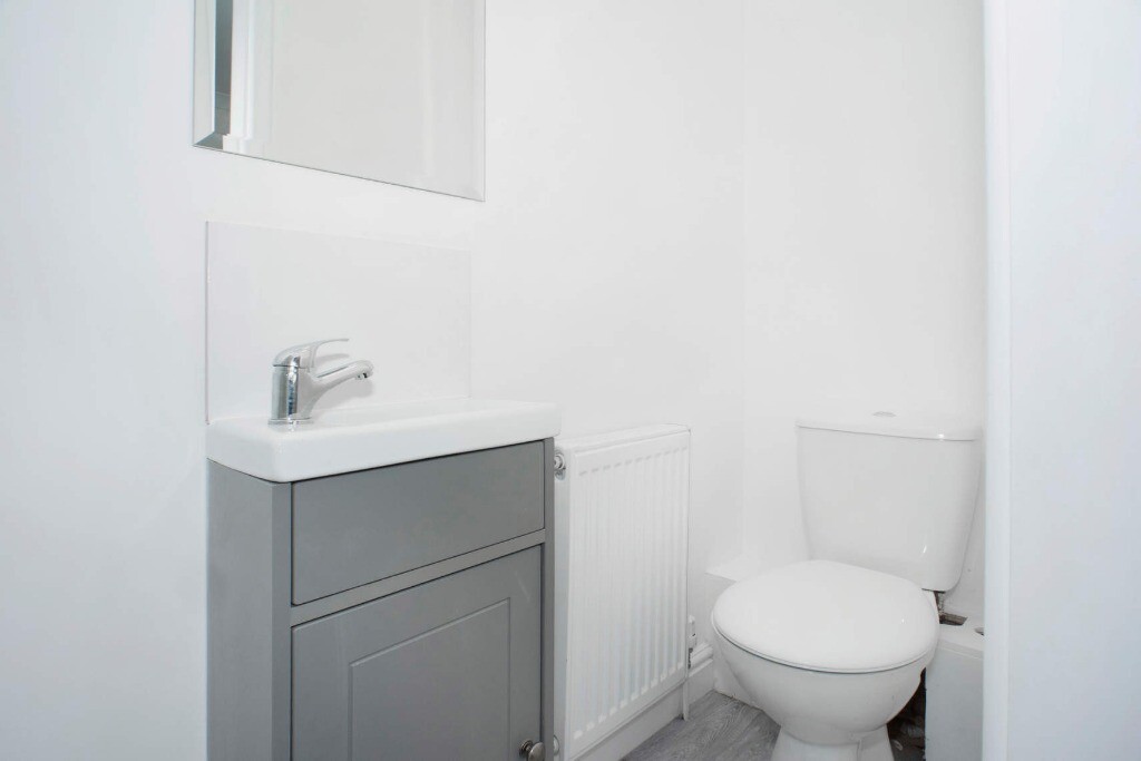 1 bedroom house for rent Charnwood Avenue Beeston, Nottingham, NG9 4DJ