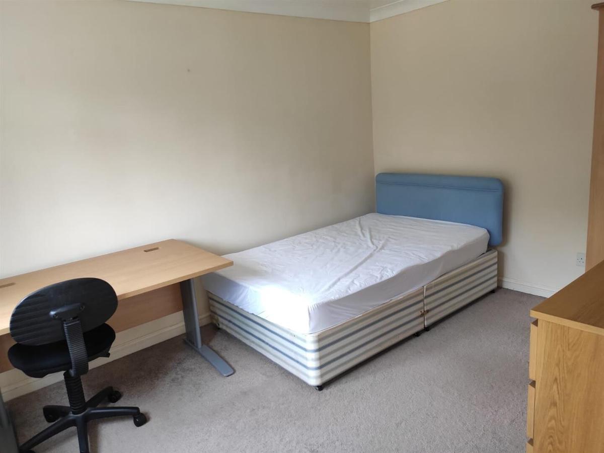 5 bedroom house for rent Weston Road, Surrey, GU2 8AN UniHomes