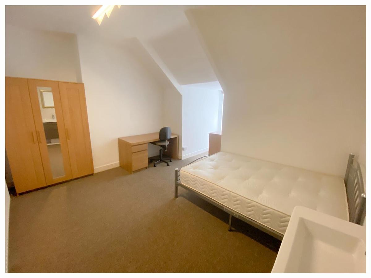 3 bedroom apartment for rent Ecclesall Road, Sheffield, S11 8NX UniHomes