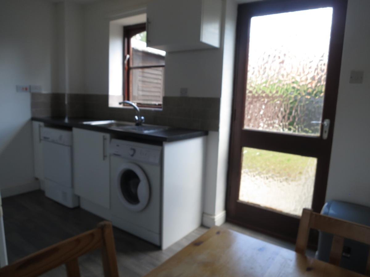 2 bedroom house for rent Avon Gardens, Nottingham, NG2 6BP UniHomes