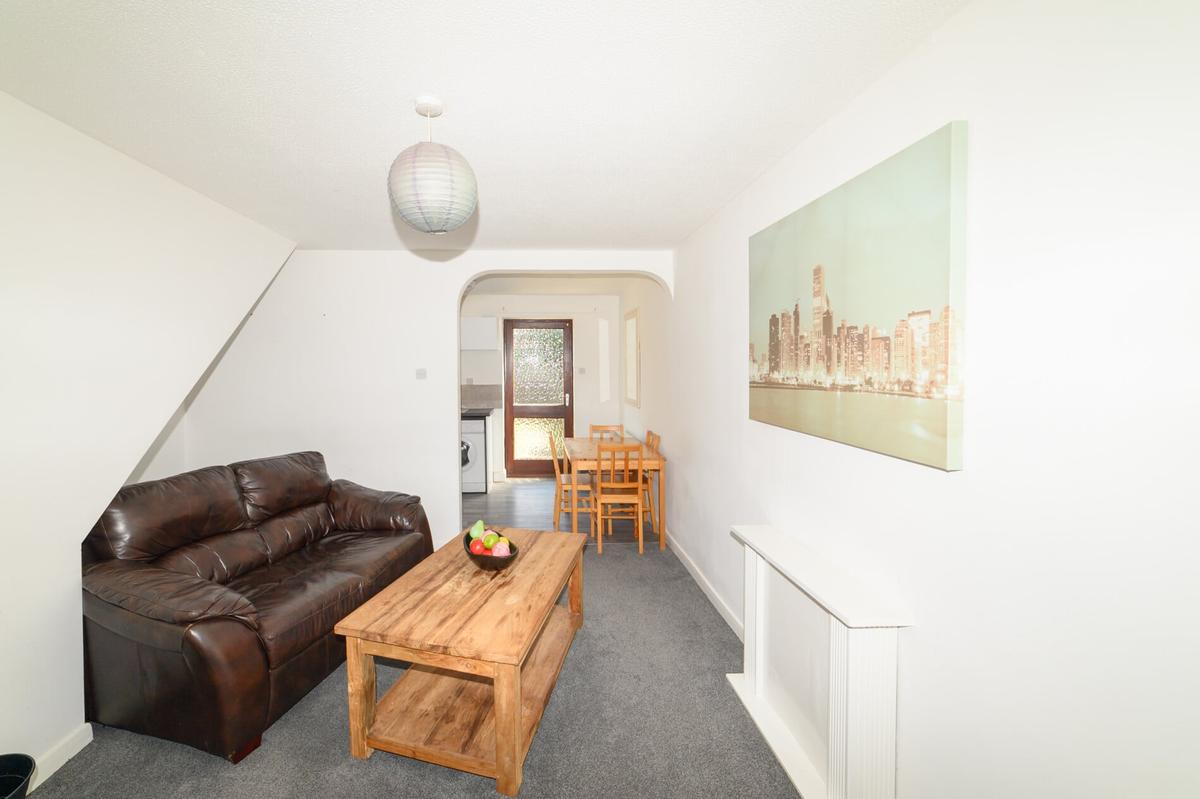 2 bedroom house for rent Avon Gardens, Nottingham, NG2 6BP UniHomes