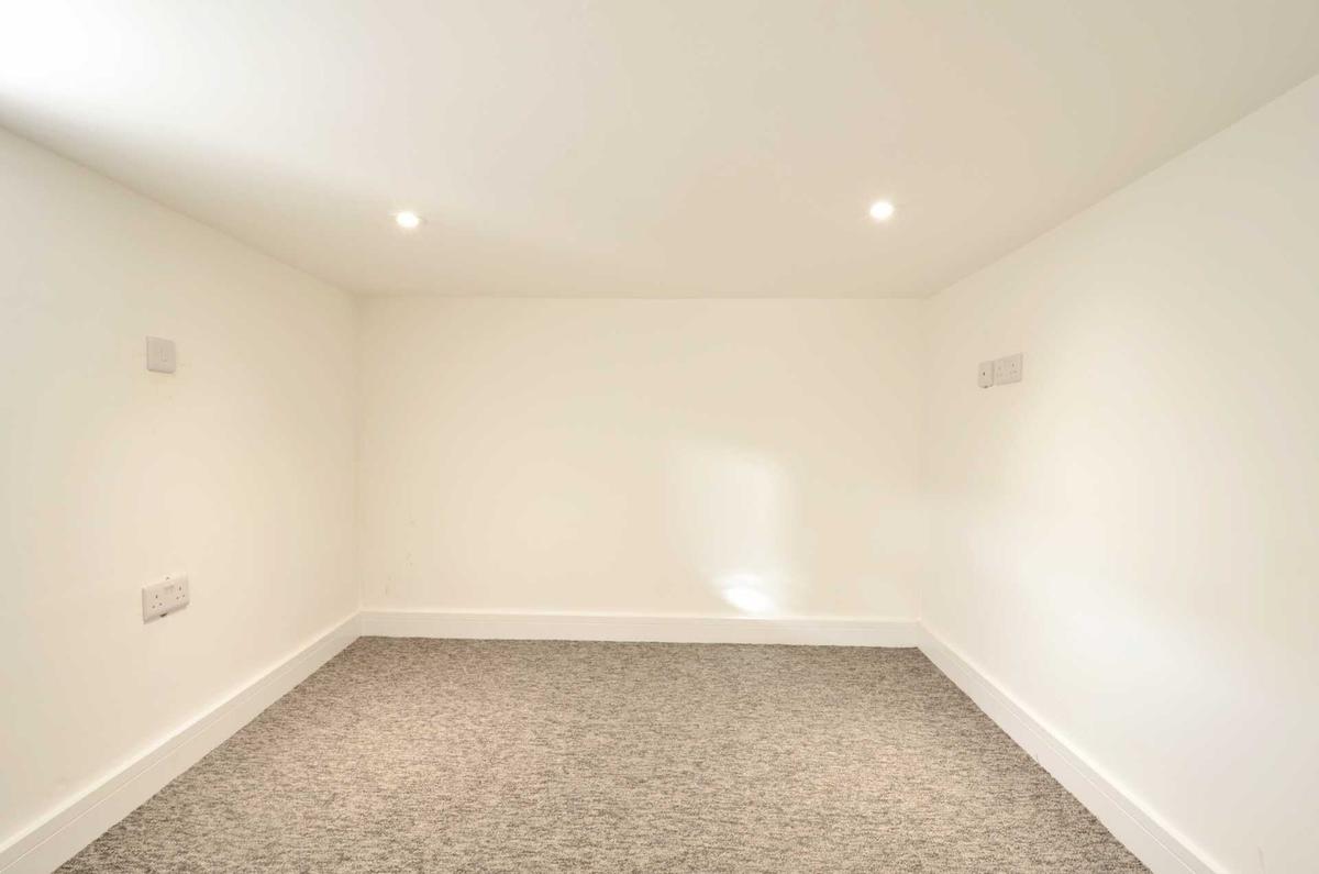 5 bedroom apartment for rent Henbury Road Westbury On Trym, Bristol