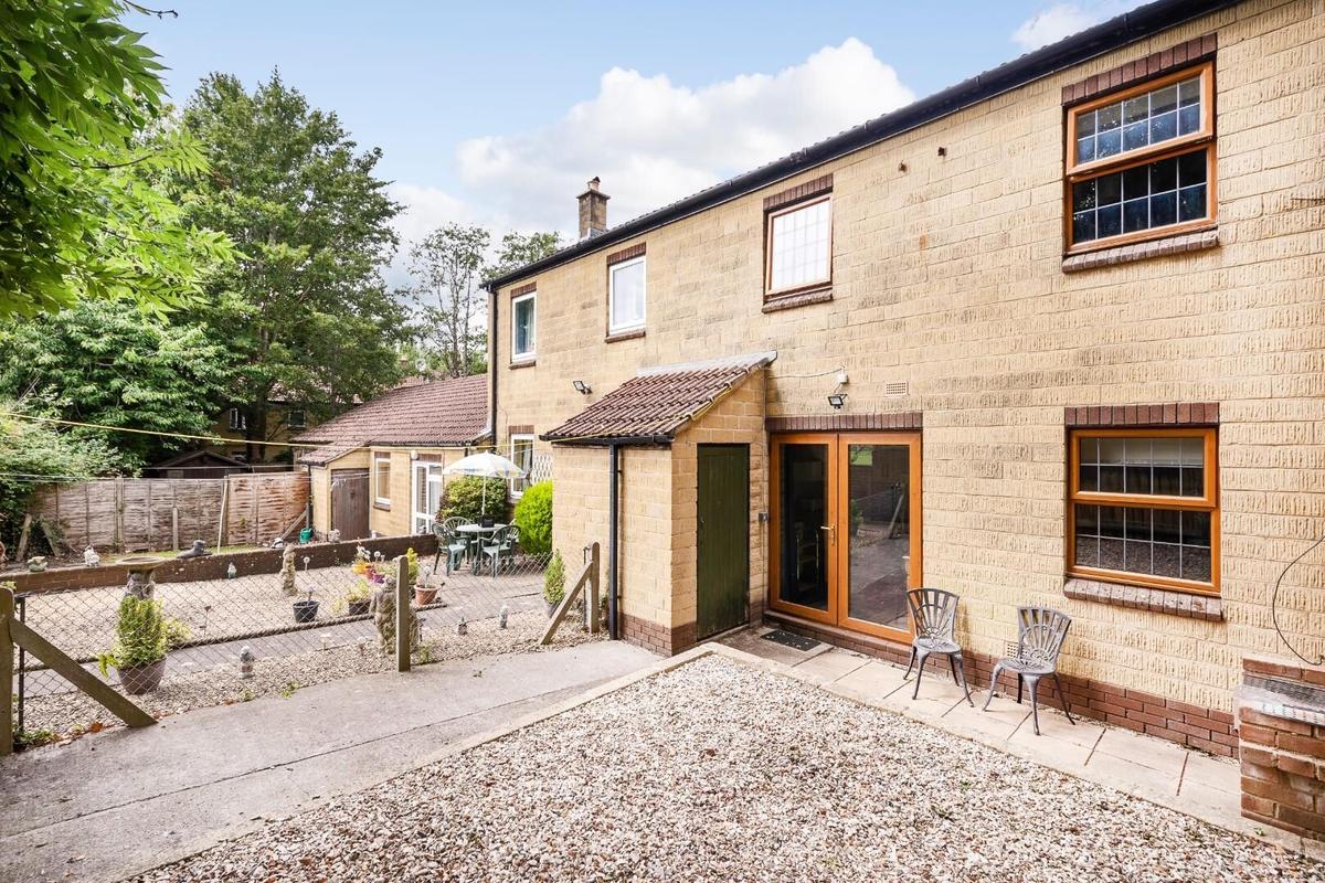 4 bedroom house for rent Dartmouth Avenue, Bath, BA2 1AT UniHomes