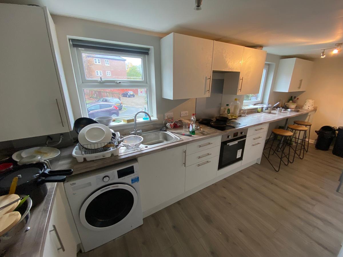 5 bedroom house for rent Hyde Park Terrace, Leeds, LS6 1BJ UniHomes