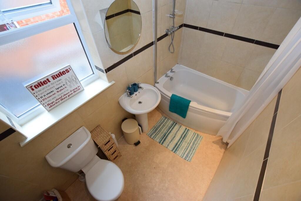 4 bedroom house for rent Clarke Road, 24/25, Northampton, NN1 4PW