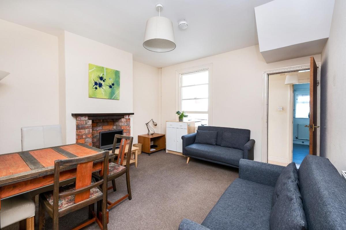 4 bedroom house for rent Lyndhurst Road, Bath, BA2 3JH UniHomes