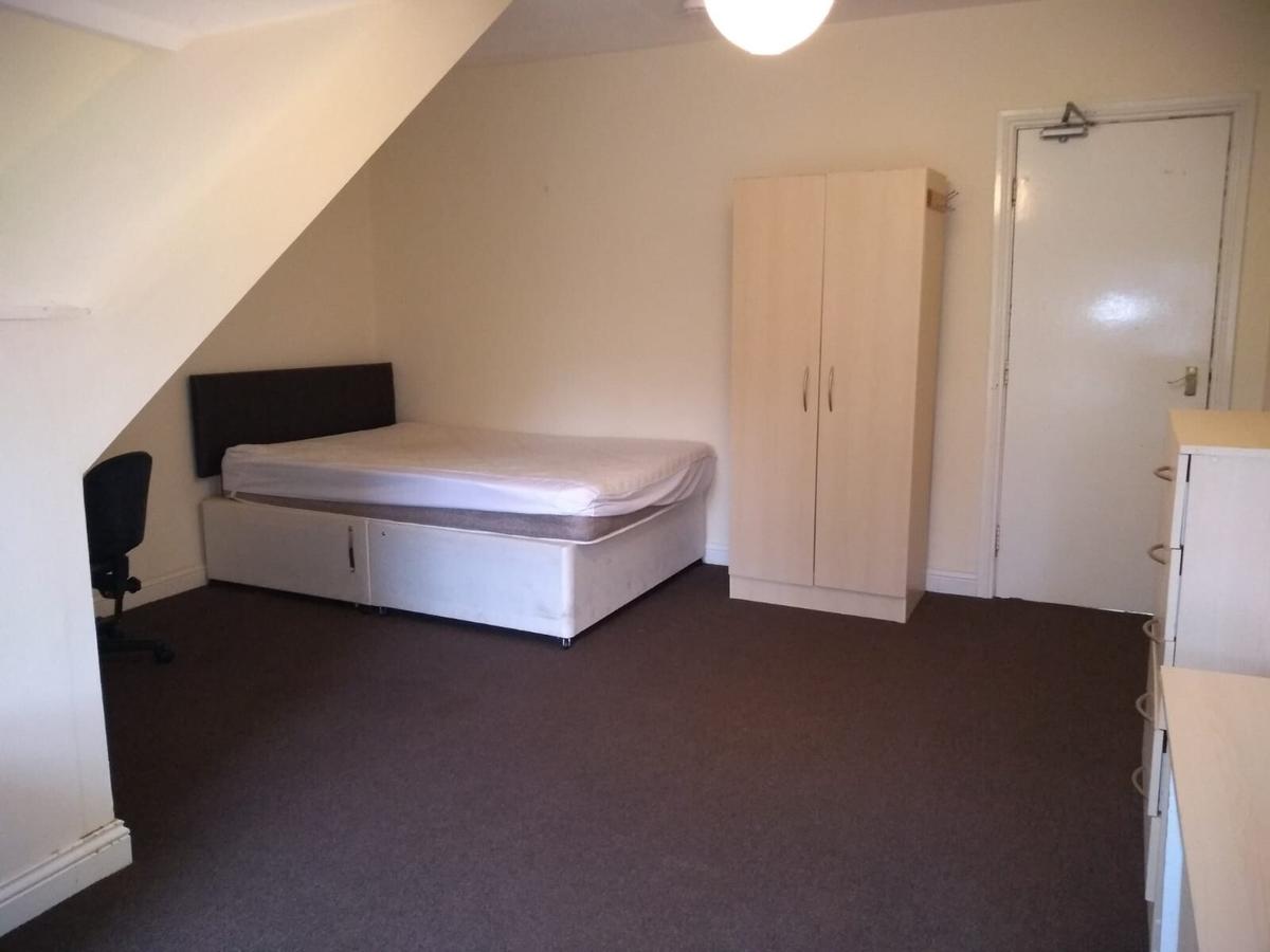 6 bedroom house for rent Otterburn Villas South, Newcastle, NE2 3AS