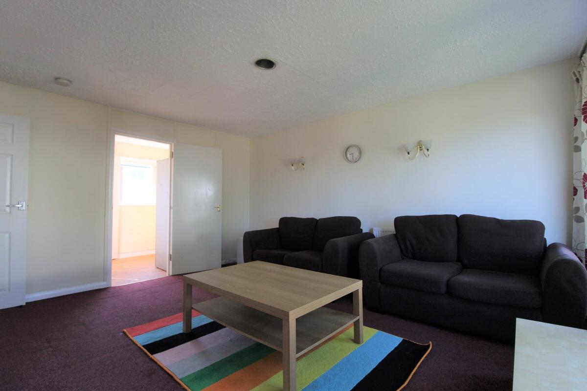 5 bedroom house for rent Guildford Park Avenue, Surrey, GU2 7NL UniHomes