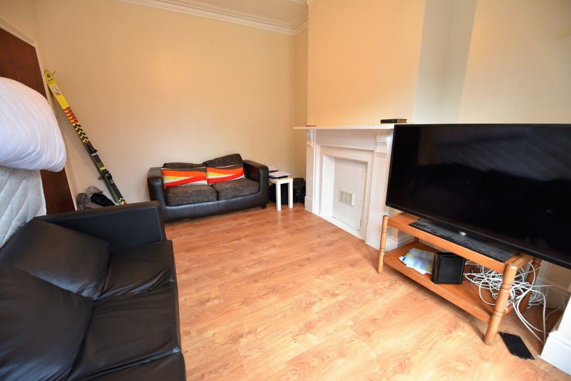 4 bedroom house for rent Hessle Place, Leeds, LS6 1EU UniHomes