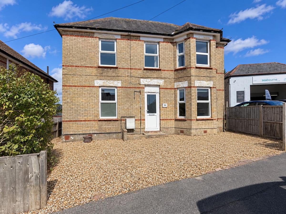 5 bedroom house on Withermoor Road, Winton, Bournemouth