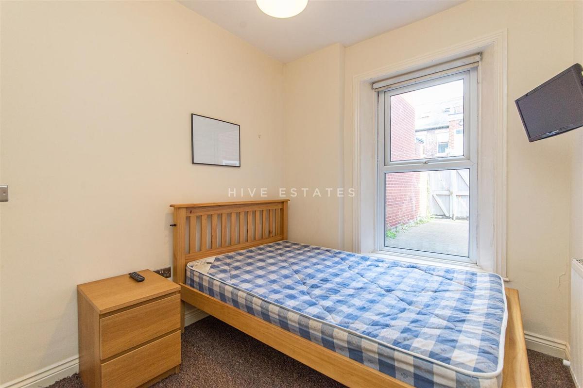 3 bedroom apartment for rent Warwick Street, Newcastle, NE6 5AR UniHomes
