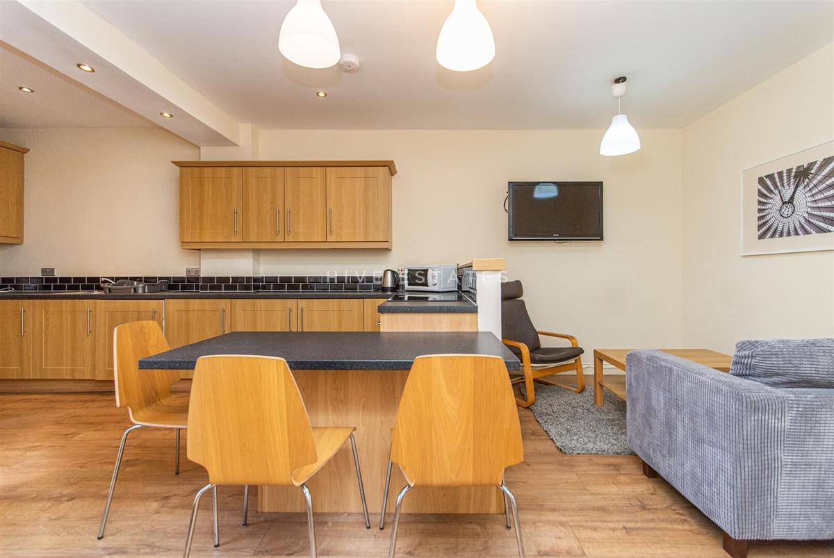 3 bedroom apartment for rent Warwick Street, Newcastle, NE6 5AR UniHomes