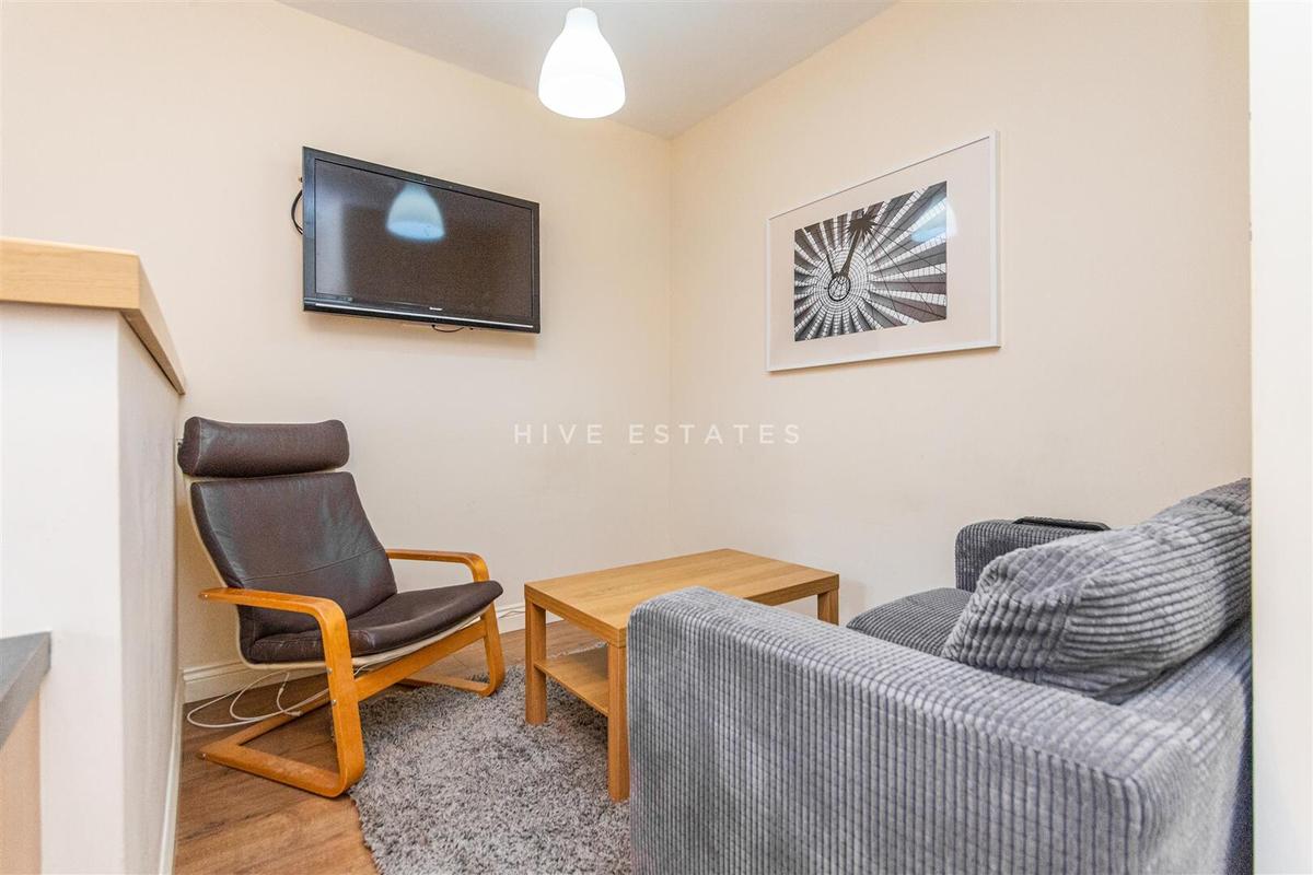 3 bedroom apartment for rent Warwick Street, Newcastle, NE6 5AR UniHomes