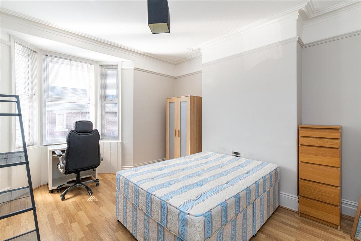 3 bedroom apartment for rent Warwick Street, Newcastle, NE6 5AR UniHomes