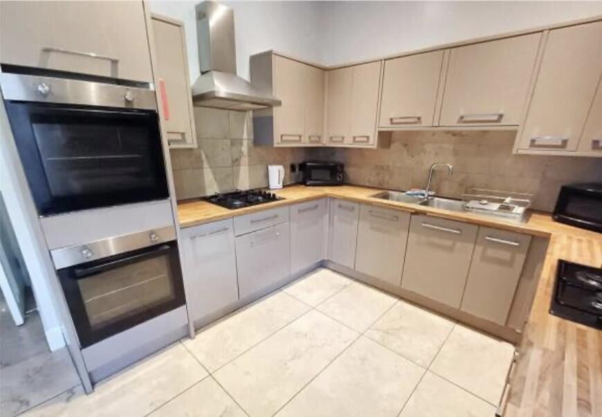 8 bedroom house on Edmund Road, Highfield, Sheffield