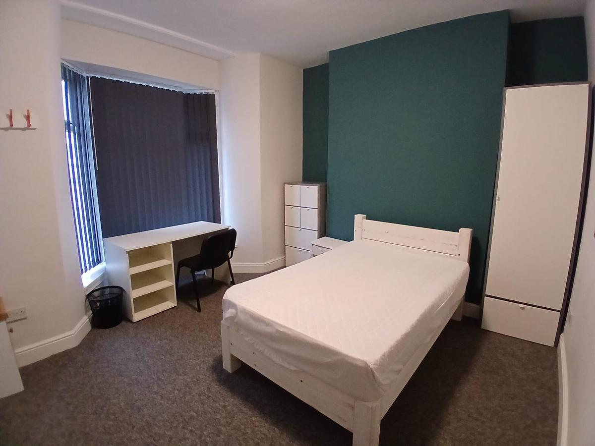 4 bedroom house on Norfolk Street, Mount Pleasant, Swansea