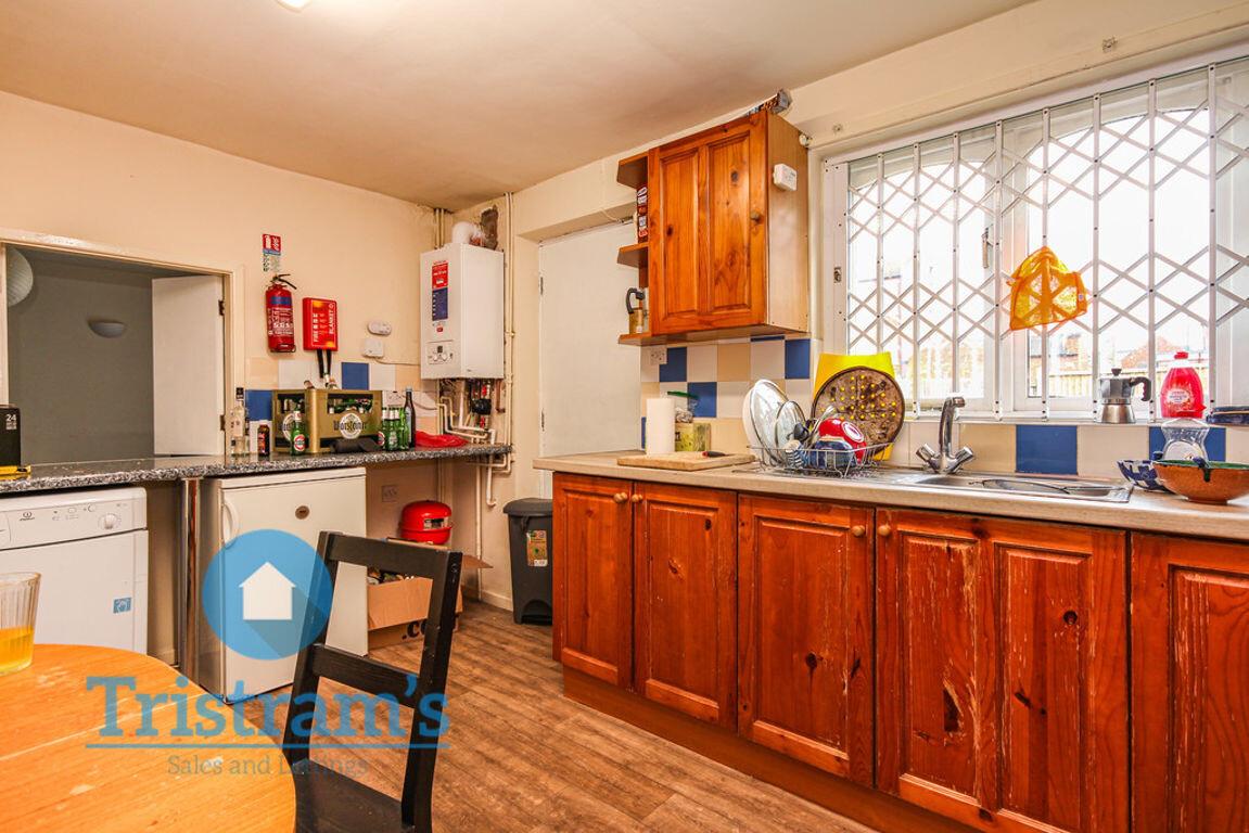 4 bedroom house for rent Wollaton Road, Nottingham, NG8 1FE UniHomes