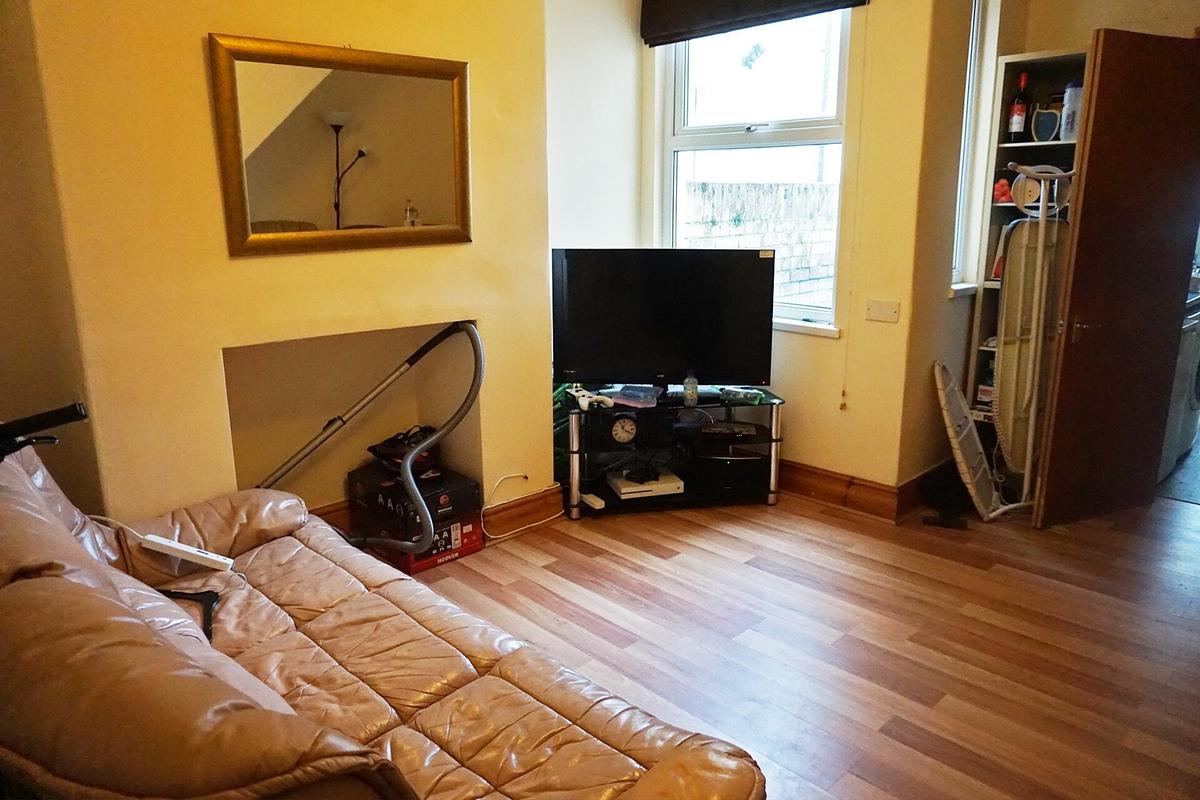 4 bedroom house for rent Canada Road, Cardiff, CF14 3BW UniHomes