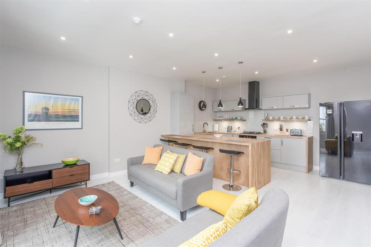 2 bedroom apartment for rent Western Road, Brighton, BN1 2LA UniHomes