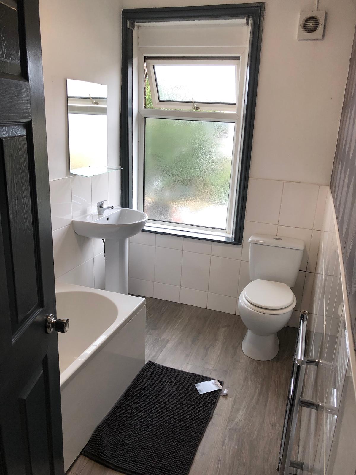 3 bedroom house for rent Brook Street, Huddersfield, HD5 9DB UniHomes