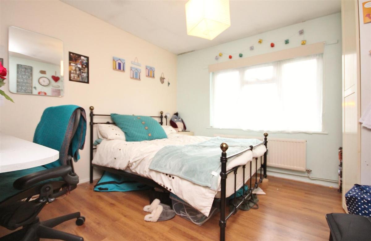 3 bedroom apartment for rent Cinnamon Gardens, Surrey, GU2 9YZ UniHomes