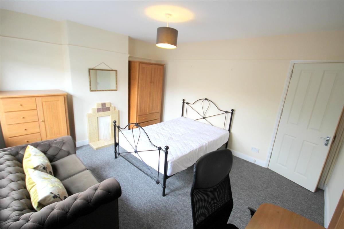 4 bedroom house for rent Coronation Avenue, Bath, BA2 2JY UniHomes