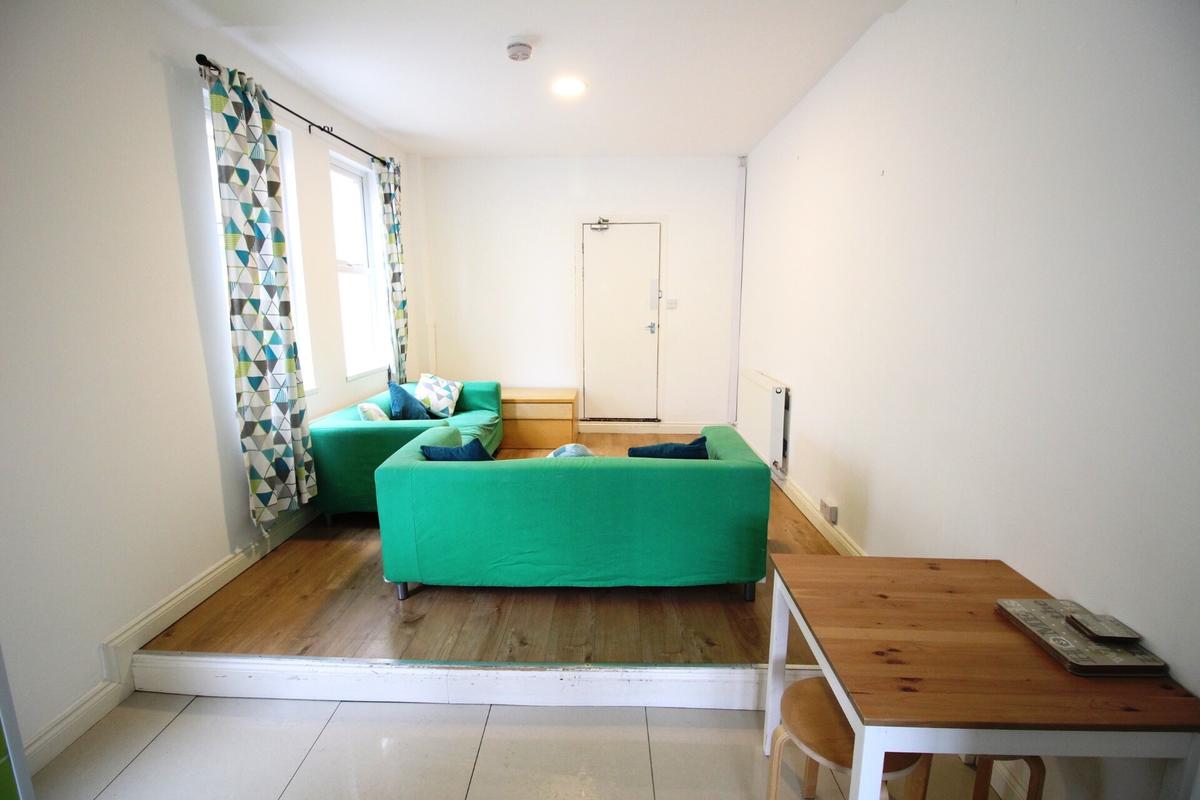 5 bedroom house for rent Pentyrch Street, Cardiff, CF24 4JX UniHomes