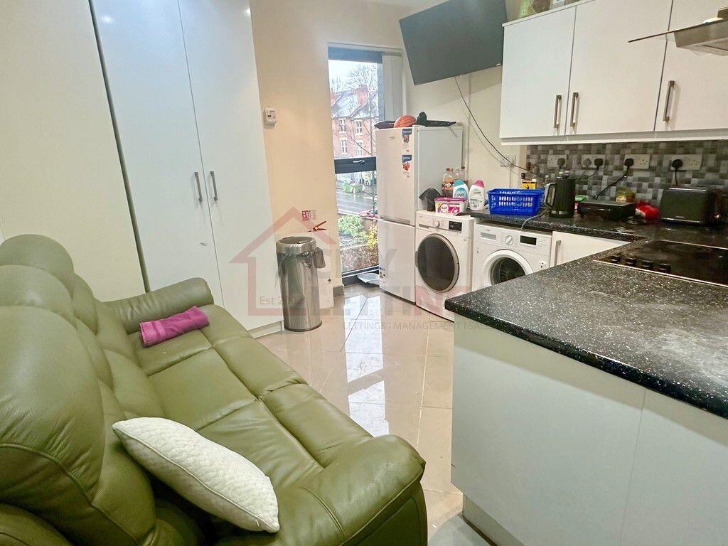 4 bedroom apartment for rent Ilkeston Road, Nottingham, NG7 3HB UniHomes