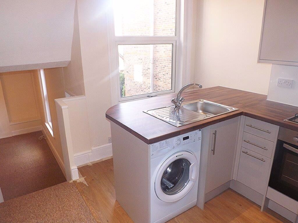 3 bedroom apartment for rent Worthing Road, Portsmouth, PO5 2RN UniHomes