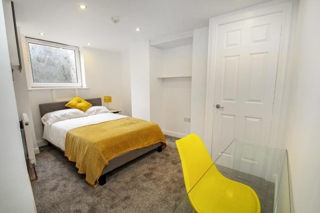 5 bedroom house for rent Wetherby Grove Leeds, LS4 2JH UniHomes